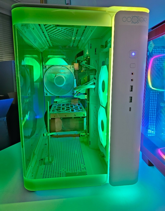 Montech KING 95 White