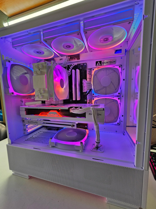Montech SKY TWO White