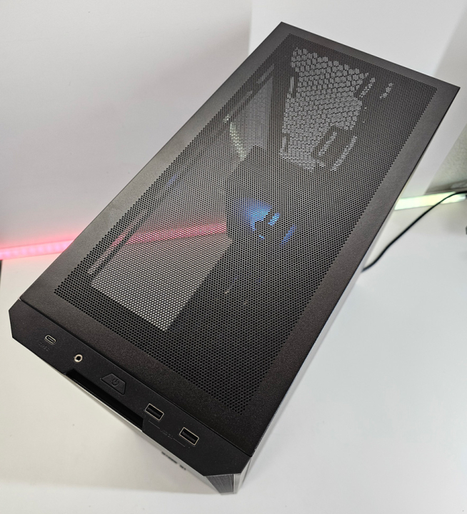 LIAN LI LanCool 207RX Black